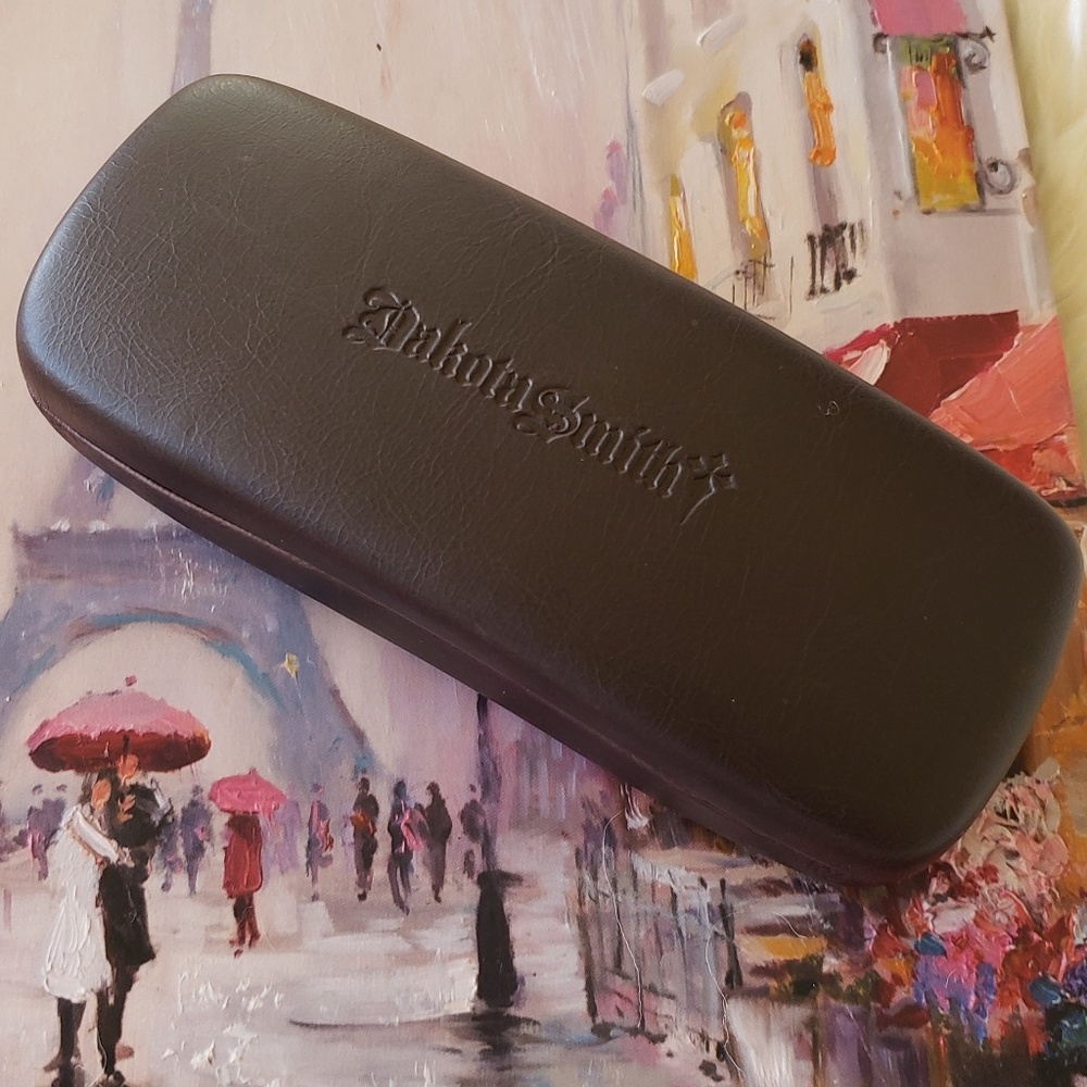 Dakota Smith Sunglasses Case brown